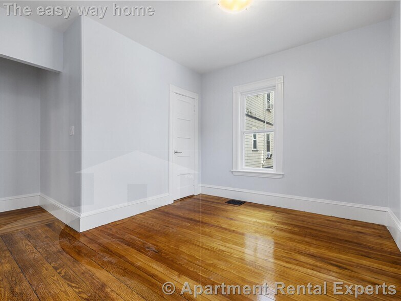 Building Photo - 59 Hawthorne St