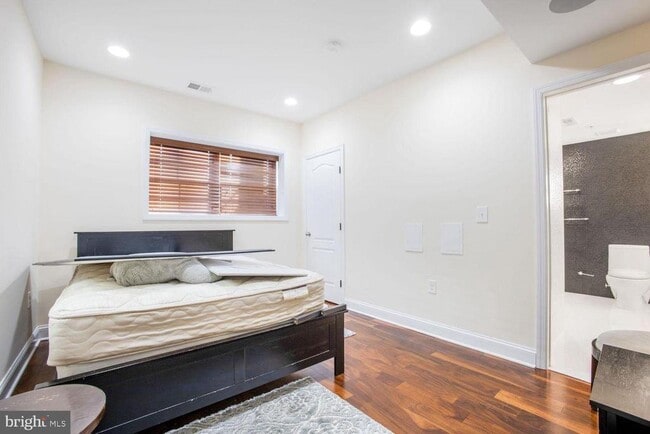 Building Photo - 3041 Bel Pre Rd