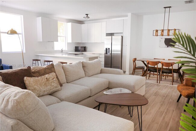 Building Photo - 1221 NW 45th St