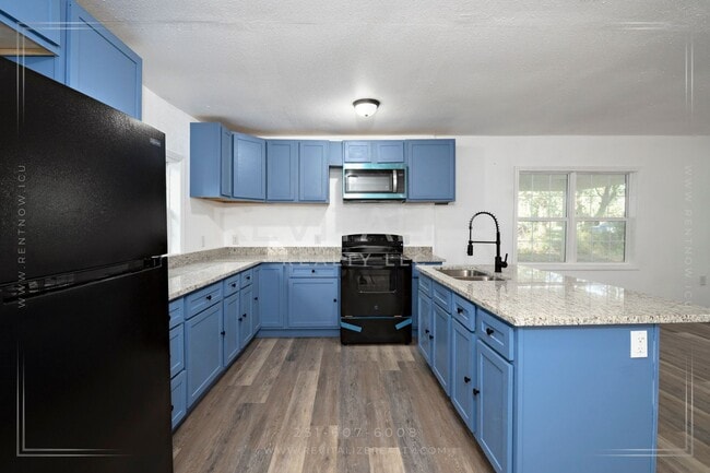 Building Photo - Fully Renovated 3/2 in West Mobile!