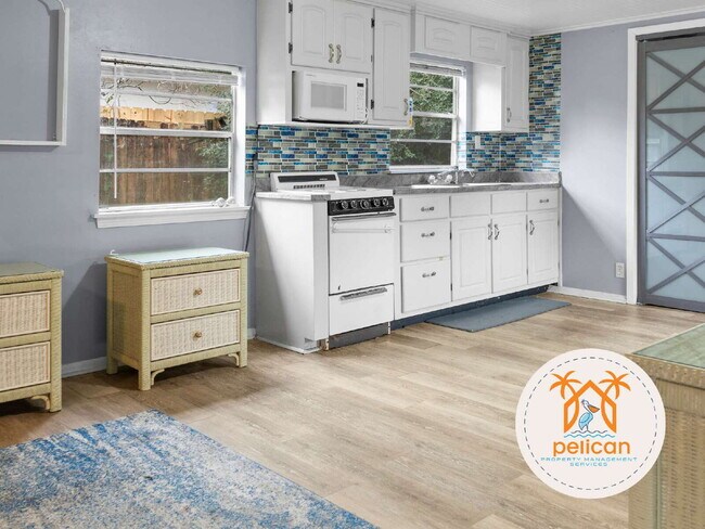 Building Photo - Cozy Studio in Pensacola