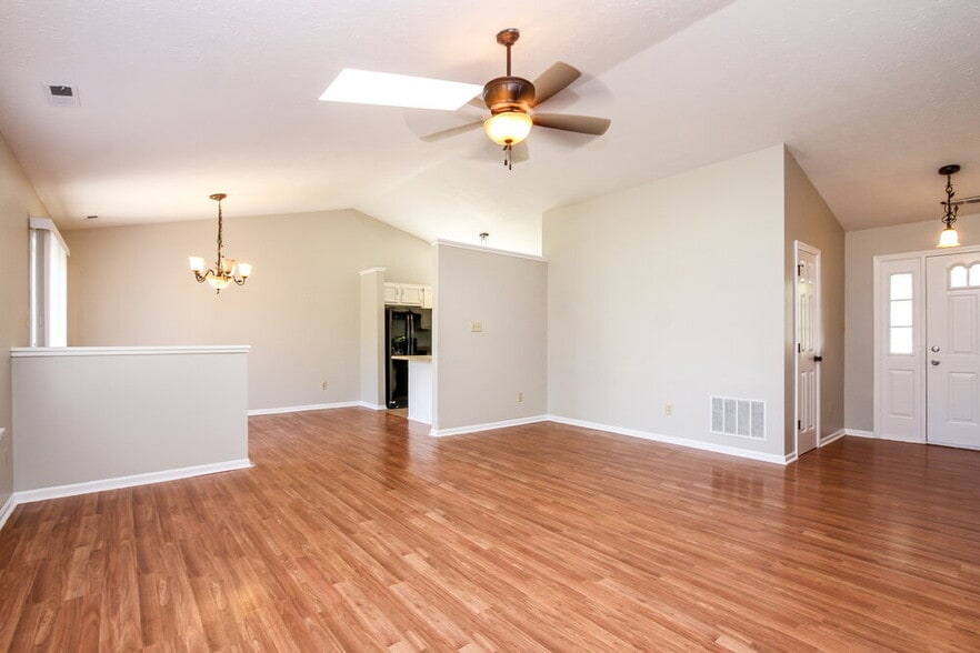 Building Photo - 8165 Shortleaf Ct