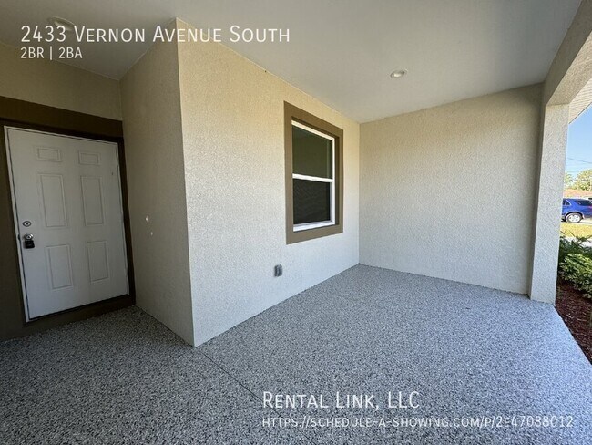 Building Photo - 2433 Vernon Ave S