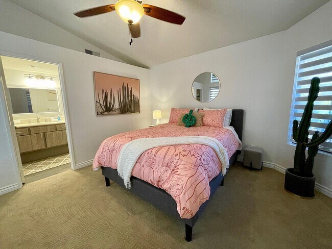 Building Photo - 41539 Woodhaven Dr W