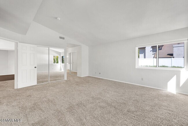 Building Photo - 852 Admiral Ct