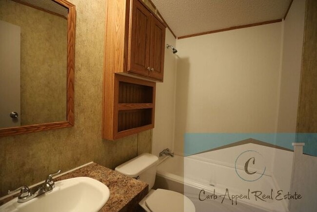 Building Photo - 3 bed / 2 bath mobile home - Nettleton