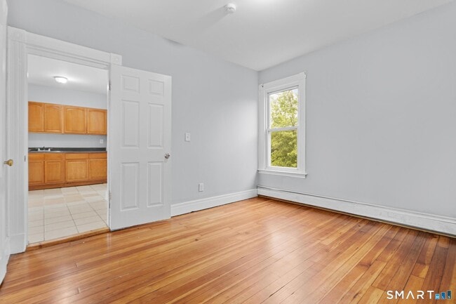 Building Photo - 354 Poplar St