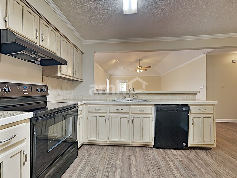 Building Photo - 2240 Angel Crest Cir