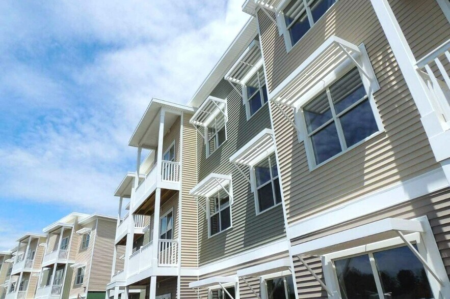 NetZero Village 994 Burdeck St Rotterdam NY 12306 Apartment Finder