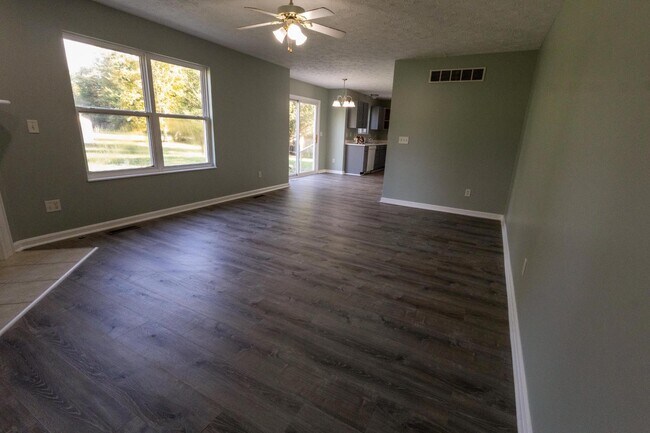 Building Photo - 8246 Maineville Rd