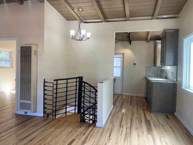 Building Photo - 9625 Grossmont Summit Dr