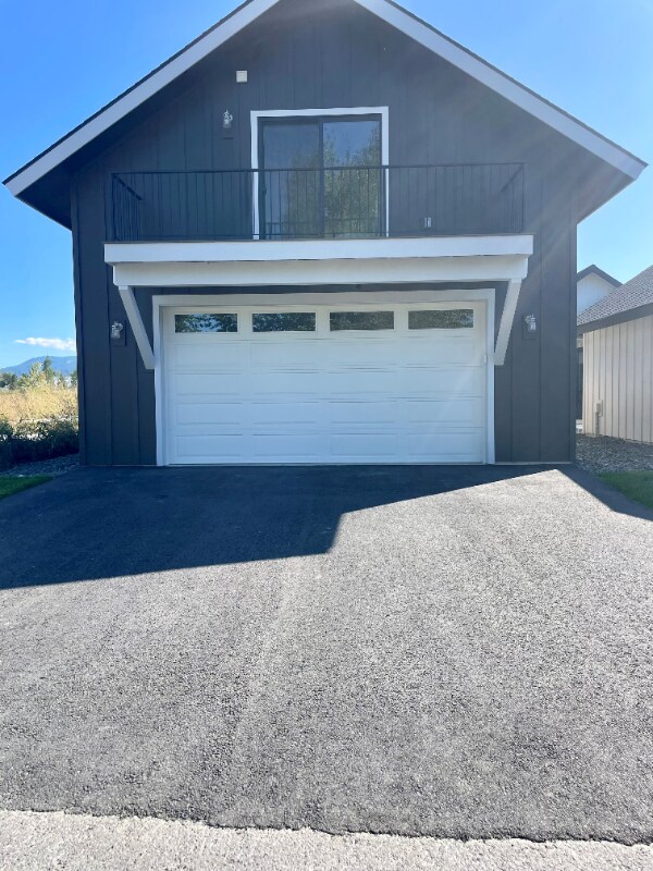 Building Photo - 180 Dustarr Ln