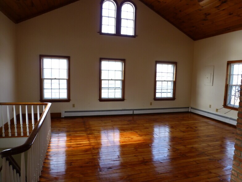 Building Photo - 529 Quinnipiac Ave