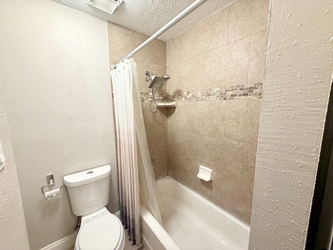 Building Photo - 16730 Frigate Dr