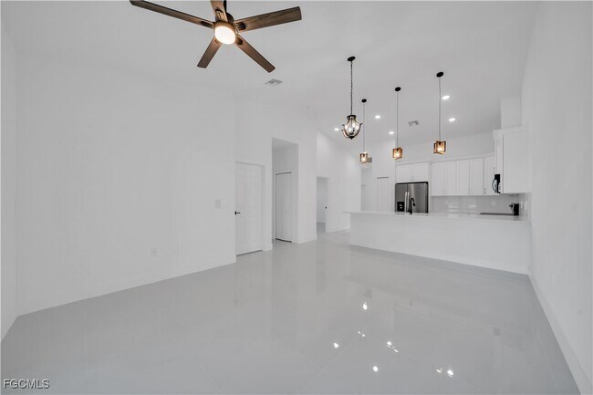 Building Photo - 1112 Eisenhower Blvd