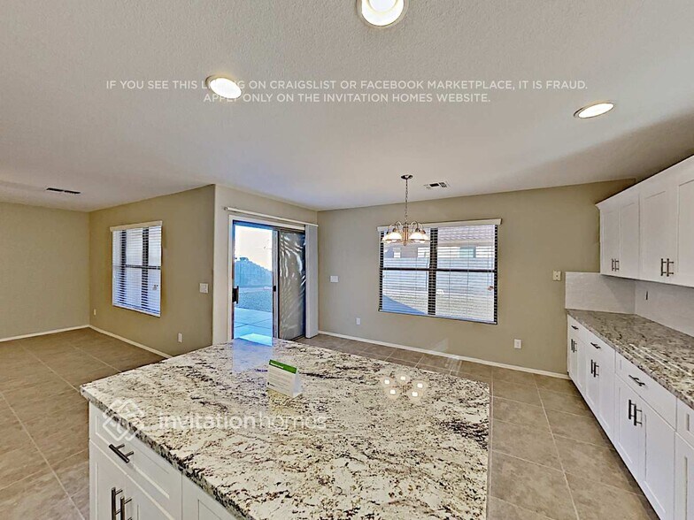 Building Photo - 11424 E Forge Ave