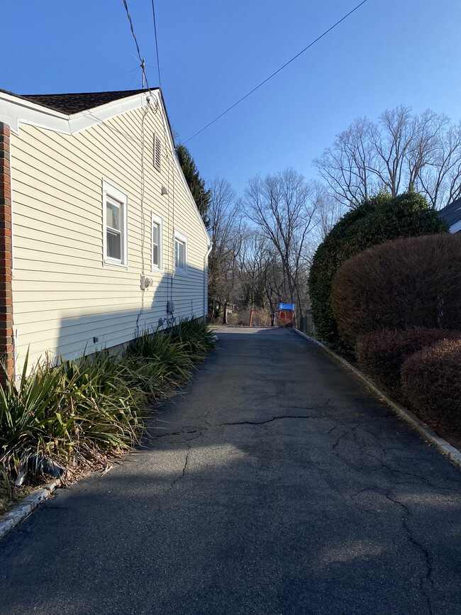 Building Photo - 132 Tooker Avenue