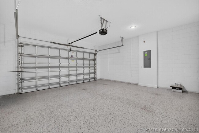 Building Photo - 9148 SW Esule Way