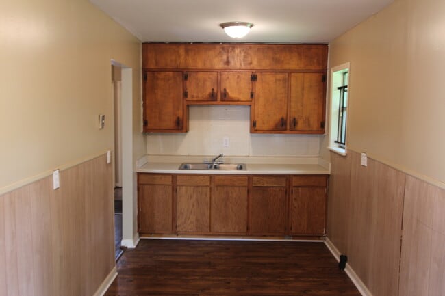 Building Photo - Best House for the Money!!  Better Hurry To See This One!!