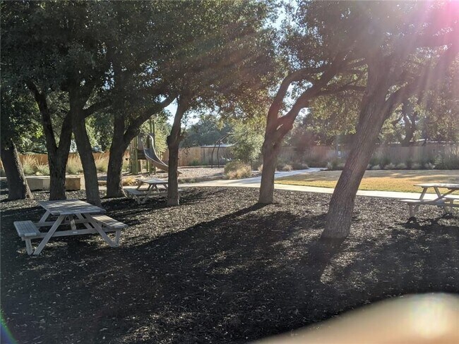 Building Photo - 1413 Itzel Bnd