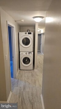 Building Photo - 4630 Hillside Rd SE