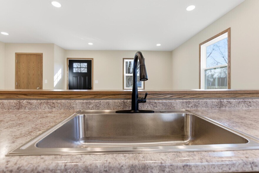 Building Photo - 313 E Martin St