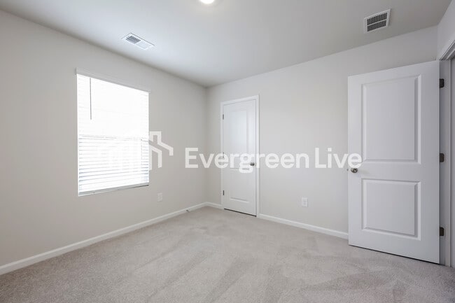 Building Photo - now