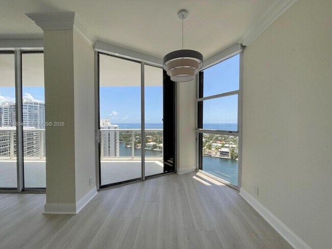 Building Photo - 20281 E Country Club Dr