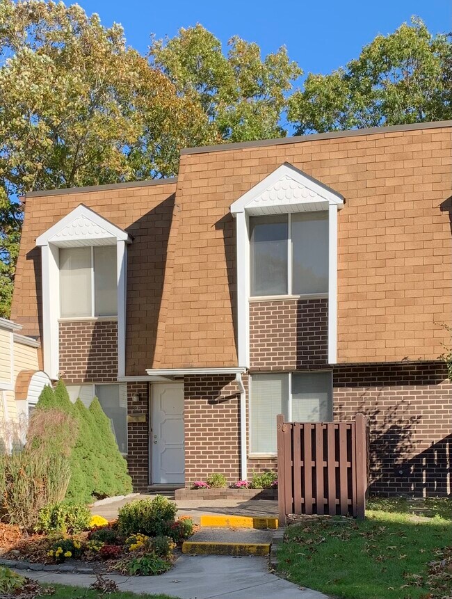 Outside Condo - 20 Birchwood Dr