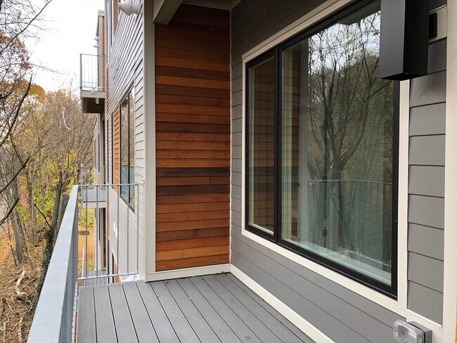 Building Photo - 20 Taft Hill Park