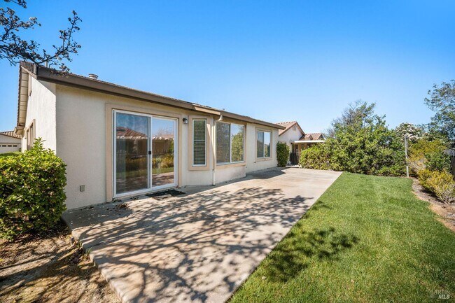 Building Photo - 332 Watson Hollow Dr