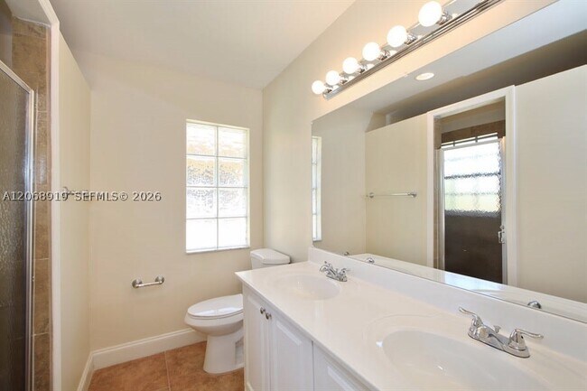 Building Photo - 504 SW 177th Ave