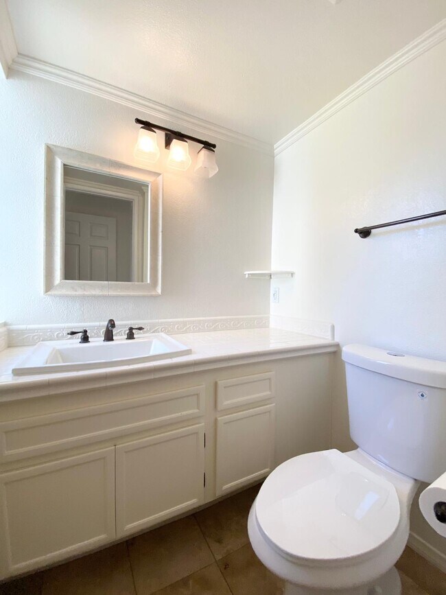 Building Photo - 3126 E Fox Run Way