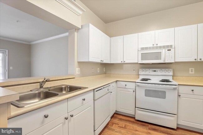 Building Photo - 4551 Strutfield Ln