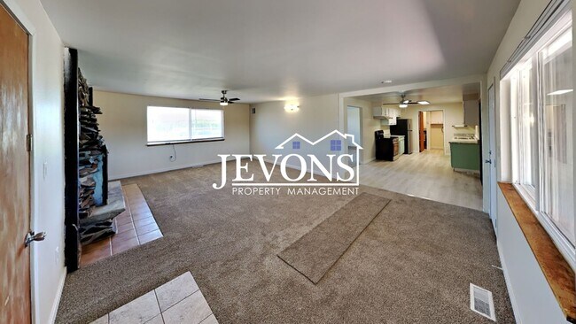Building Photo - Water and sewer included! Comfortable 3-be...