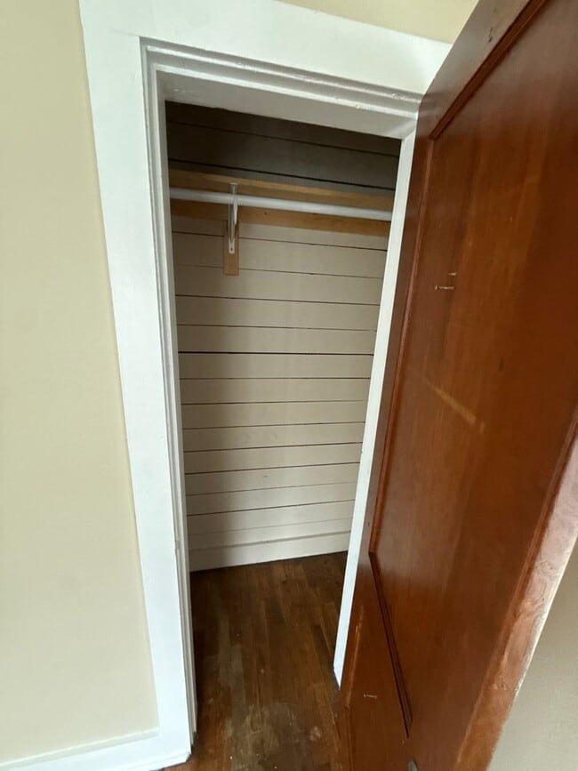 Building Photo - 1003 N El Paso Ave