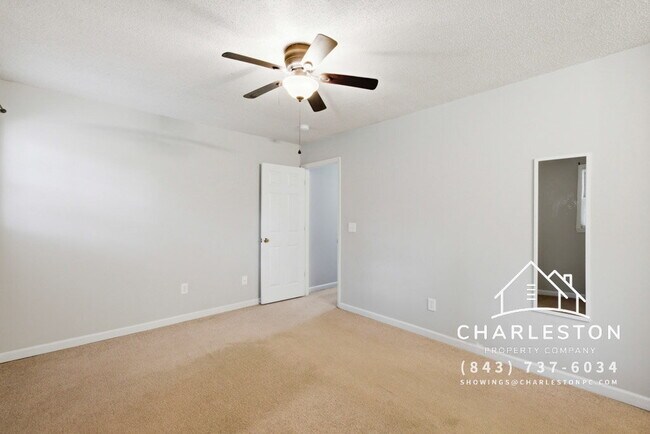 Building Photo - 1860 Piper Dr