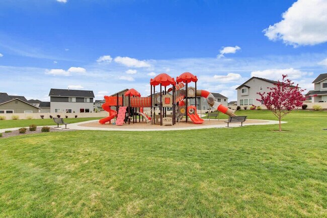 Building Photo - 313 S Iceberg Lake Ave