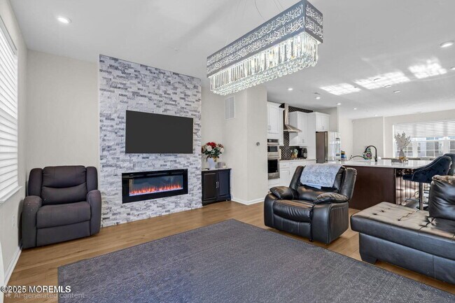 Building Photo - 2002 Evans Ln