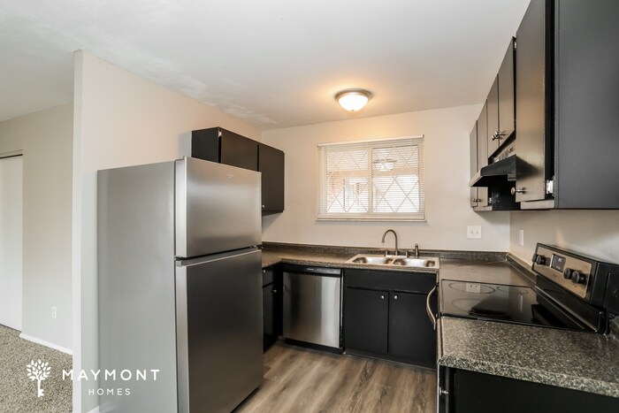 Building Photo - 2540 Highwood Ln