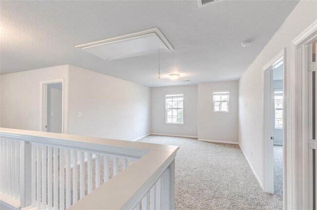 Building Photo - 17005 Lathrop Ave