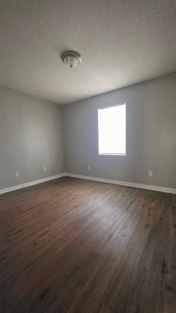 Building Photo - Check out this recently renovated home!