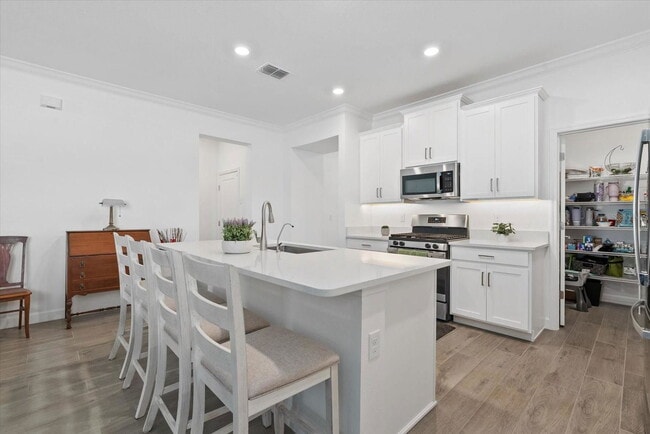 Building Photo - 5524 Little Path Dr