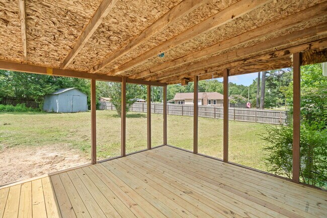 Building Photo - 58 6th Ave