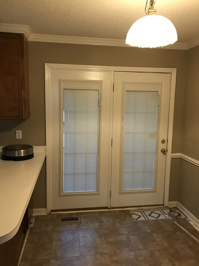 Building Photo - Great Corner Lot Home in Downtown Clayton