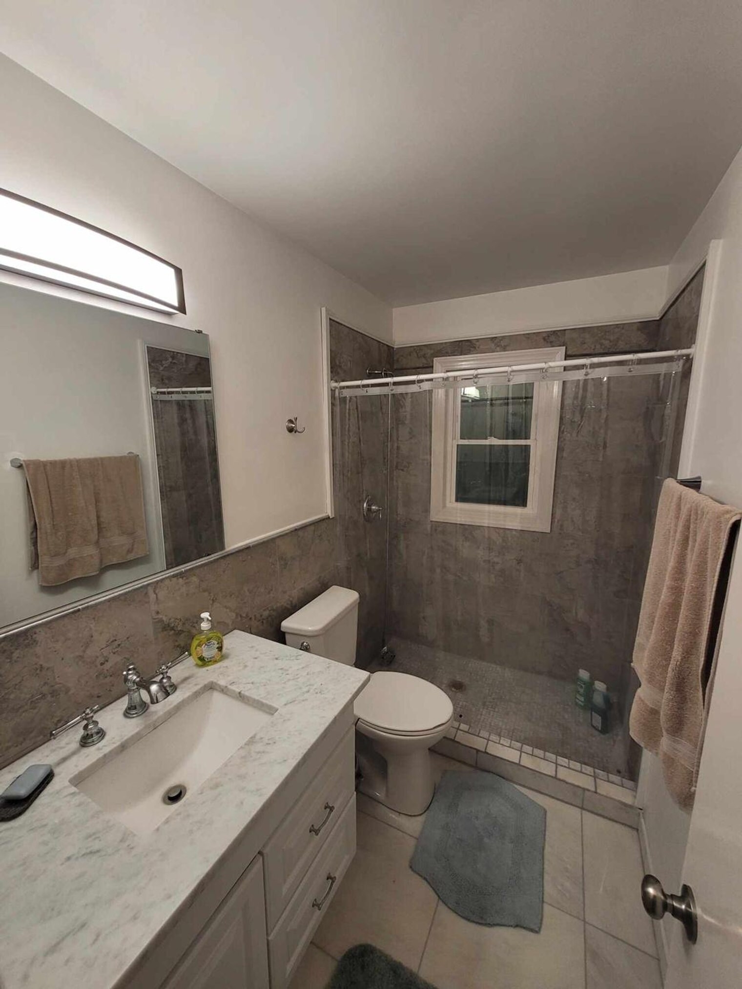 Building Photo - 967 Lacon Dr