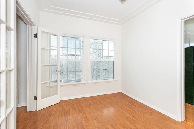 Building Photo - 8566 W Olympic Blvd