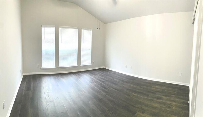 Building Photo - 6 Tivoli Garden Ct