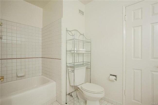 Building Photo - Charming 3-Bedroom Woodland Hills Home wit...