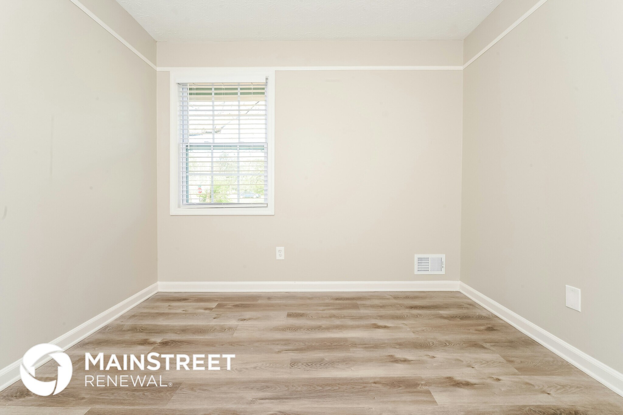 Building Photo - 8150 Flamingo Dr